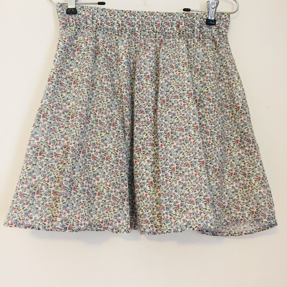*DONATED* F21 Belted Floral Button Up Skirt - Picture 6 of 14